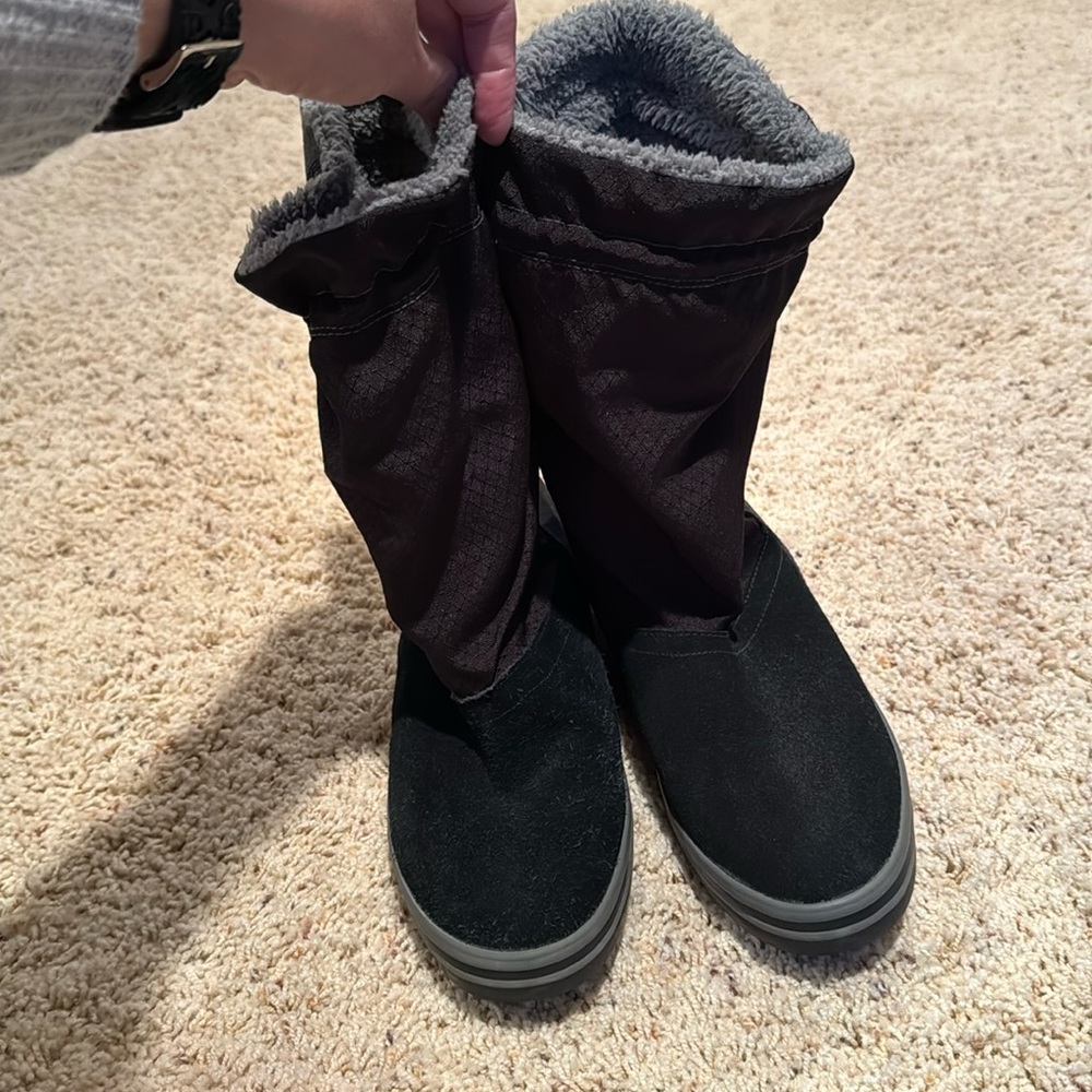 EUC Nike boots.  Rare style